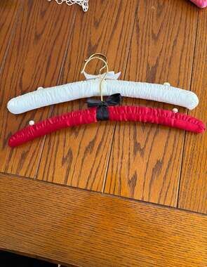 Padded Satin Hangers with Anti-Slip Pearl Details (Set of 2)